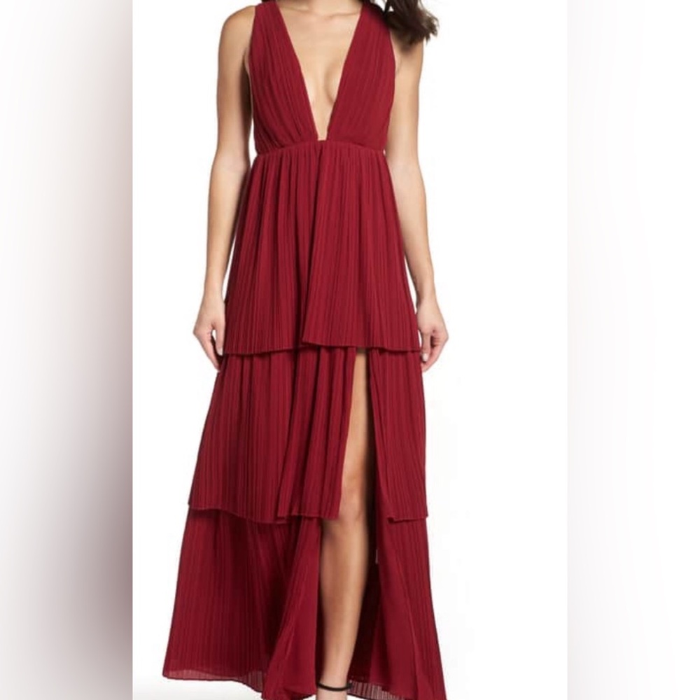 Fame & Partners Fuschia Plunge Gown